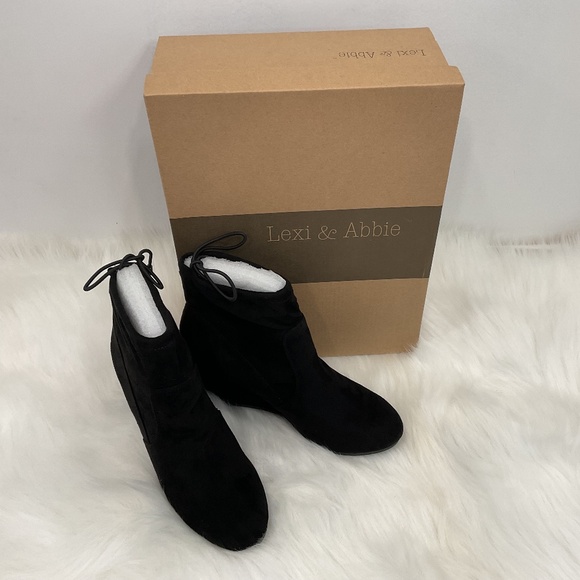 NWT Lexi & Abbie Black Suede Like Sloan Wedge Size 7 Boots/New In Box - Picture 3 of 13